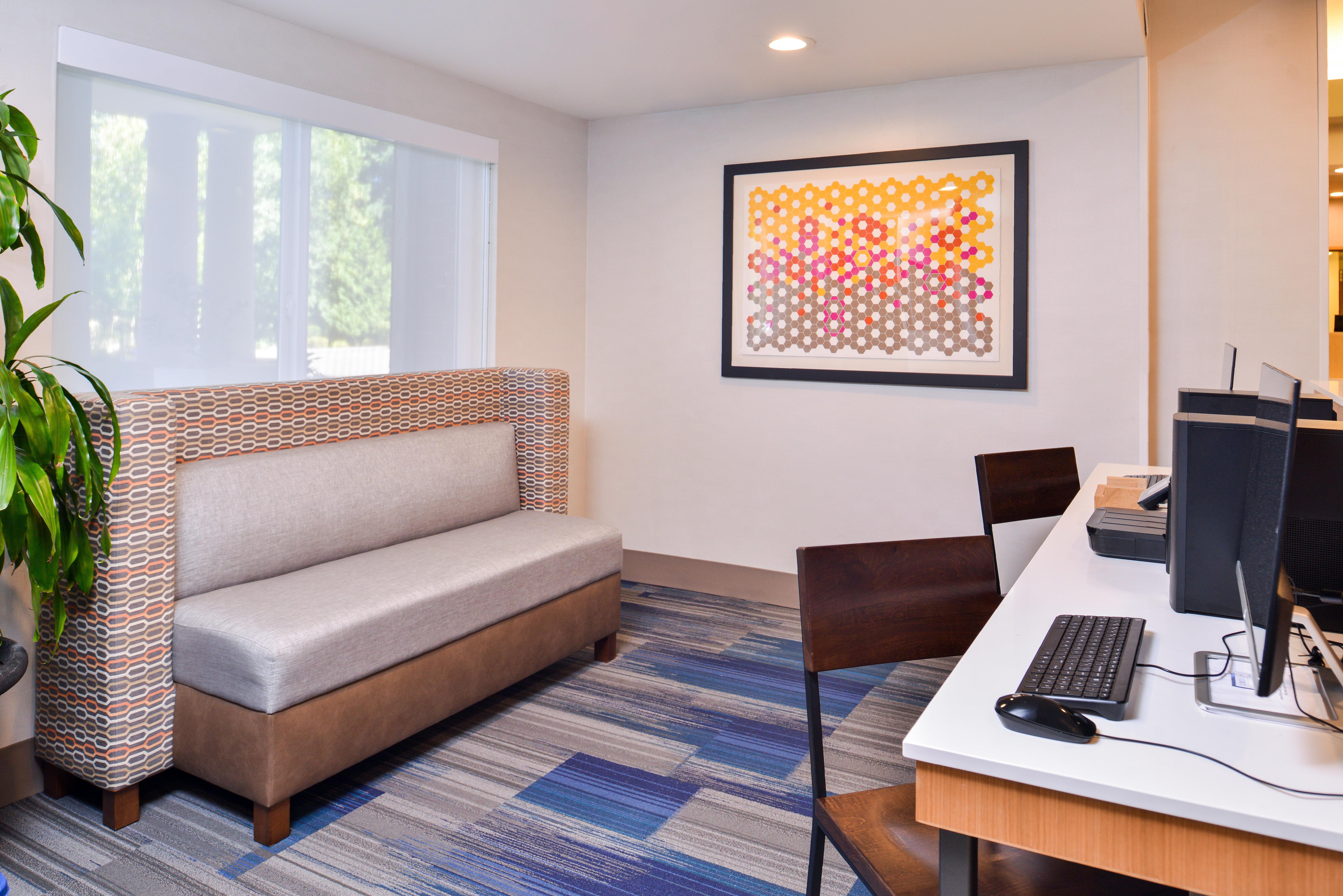 Holiday Inn Express & Suites Lacey - Olympia By Ihg Exterior foto
