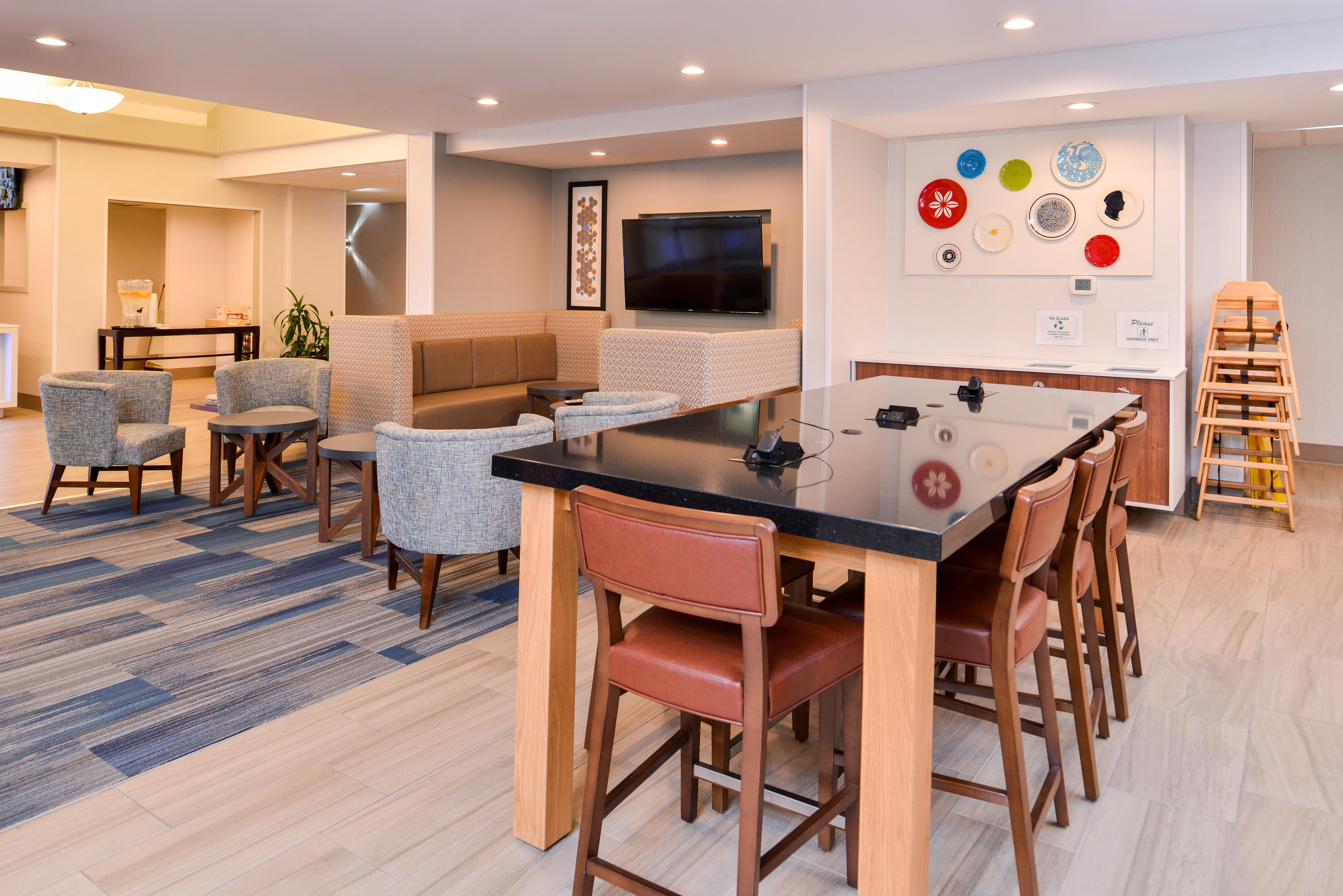 Holiday Inn Express & Suites Lacey - Olympia By Ihg Exterior foto