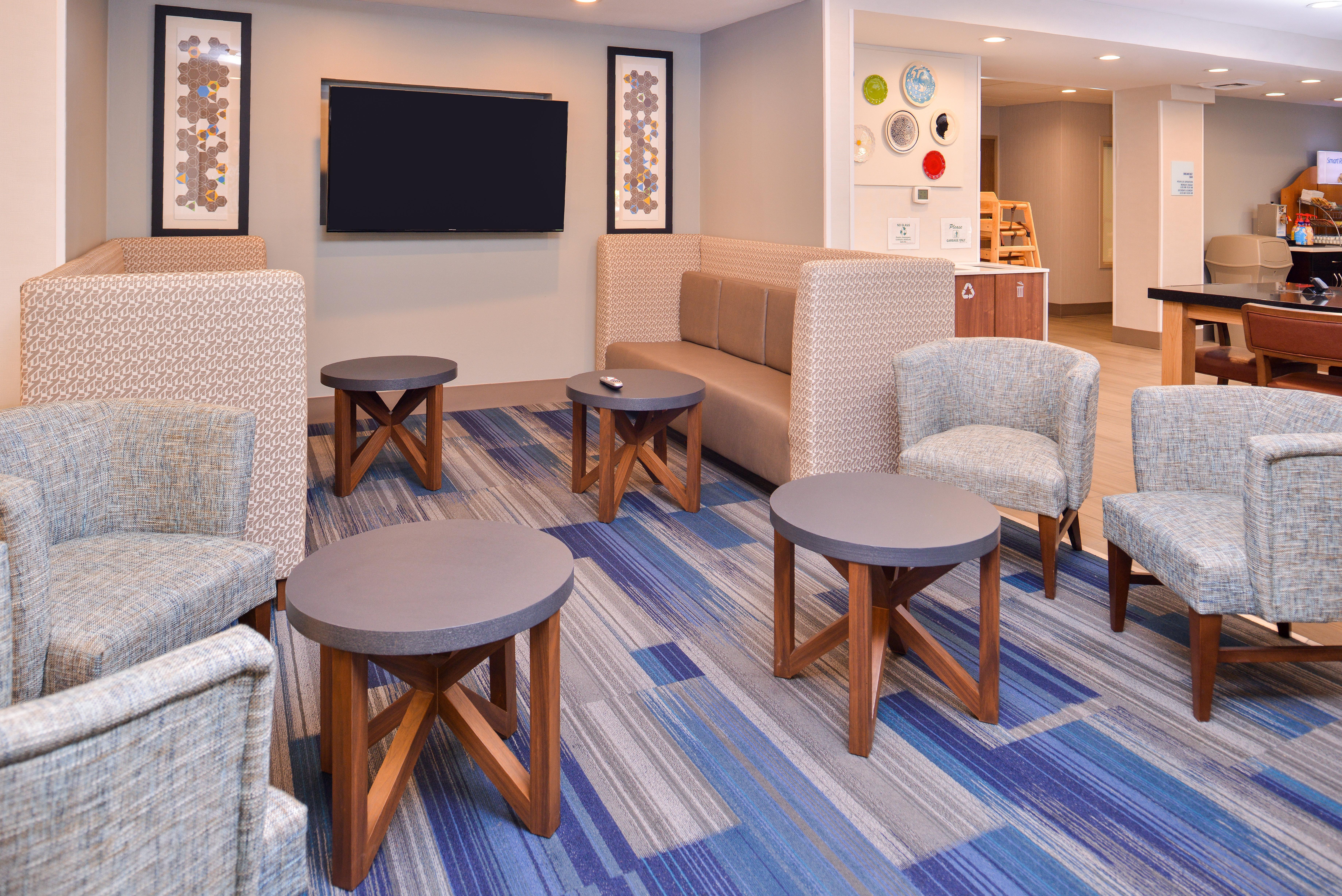 Holiday Inn Express & Suites Lacey - Olympia By Ihg Exterior foto